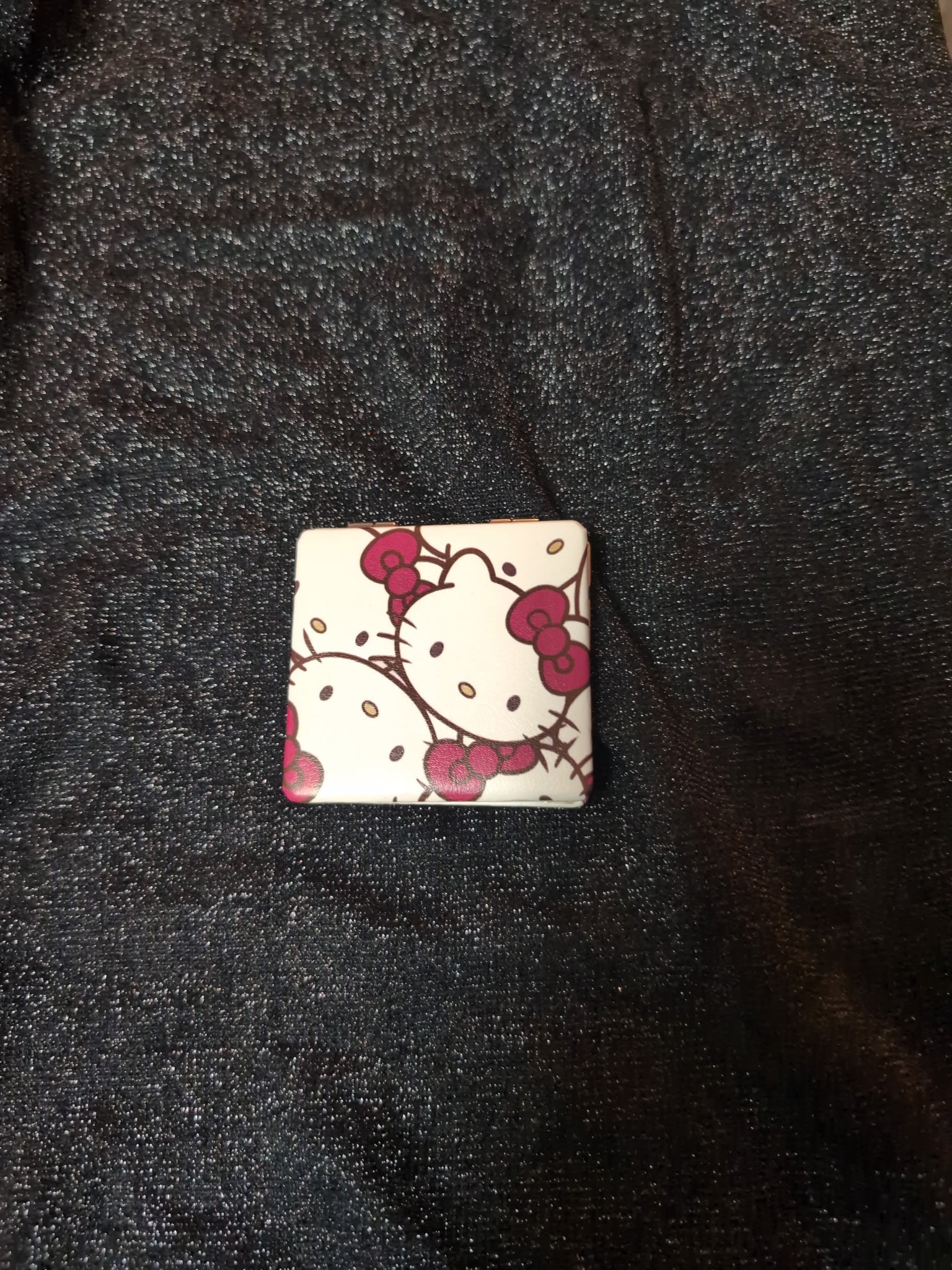Hello Kitty Traveling Mirror